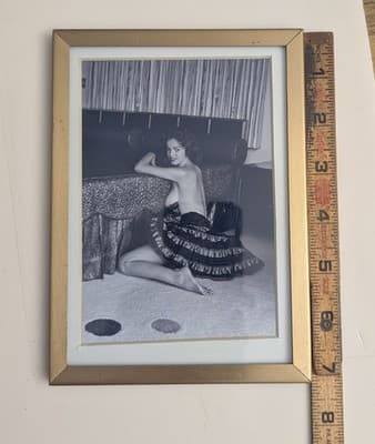 Vintage Bunny Yeager Framed Photo Mid Century Pinup Burlesque Glamour Art 5x7 - Thumbnail 3