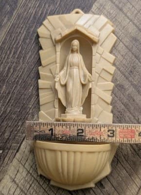 Vintage Plastic Virgin Mary Holy Water Font Wall Hanging Made in Hong Kong 8054 - Thumbnail 4