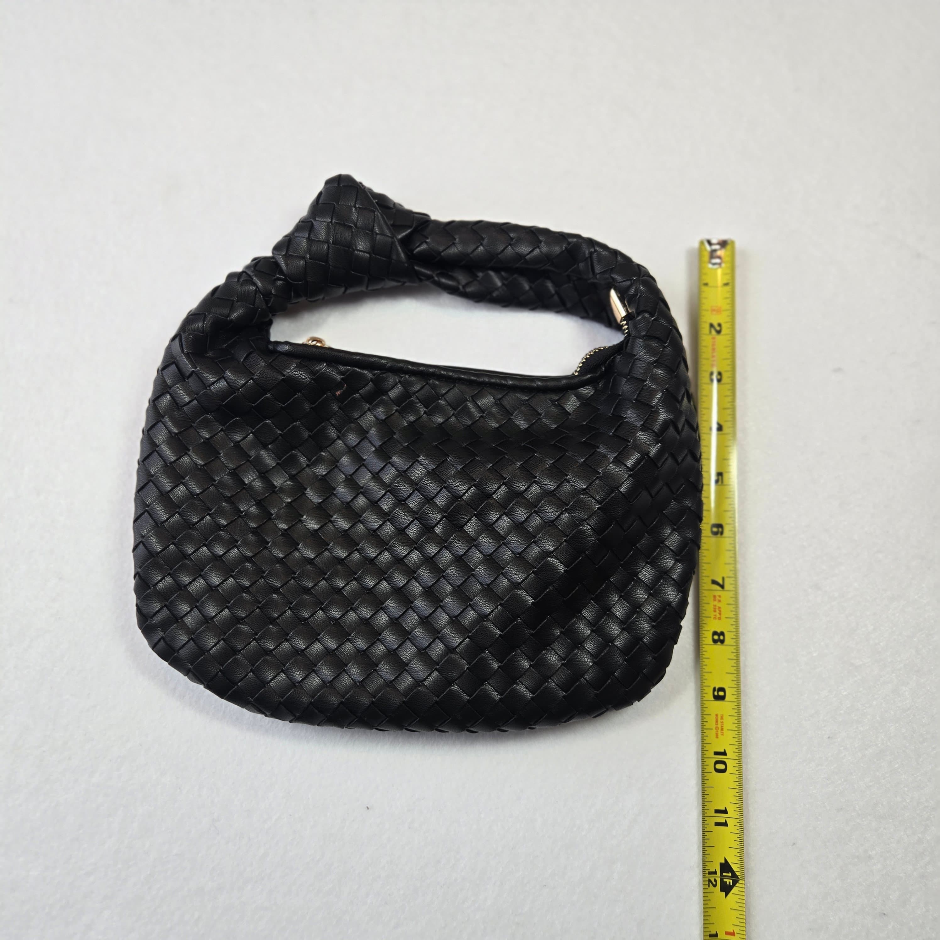 Woven Black Leather Handbag with Gold Zipper - Thumbnail 4