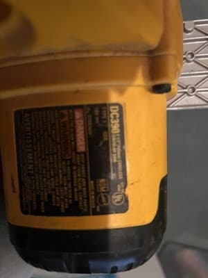 DEWALT 18V DC390 Circular Saw Yellow/Black *tool only* - Thumbnail 3