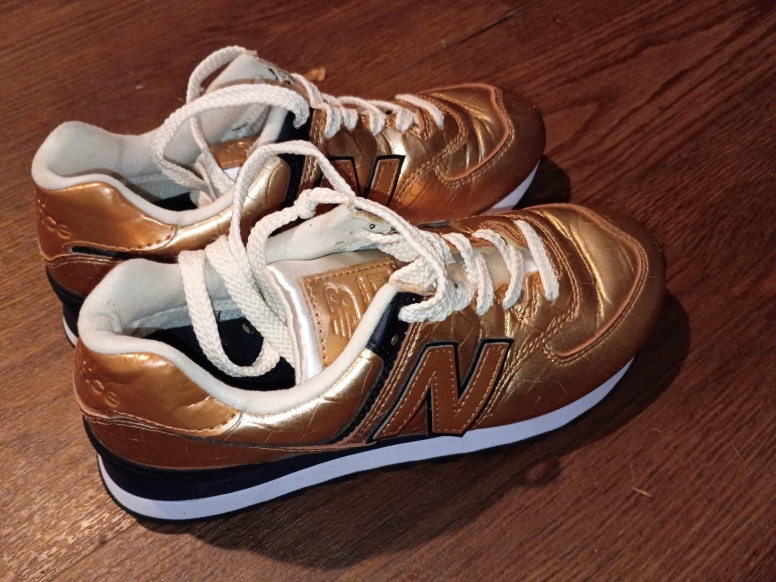 New Balance 574 Metallic Bronze Copper Black Women's Size 5.5 WL574PX2 Excellent - Thumbnail 2