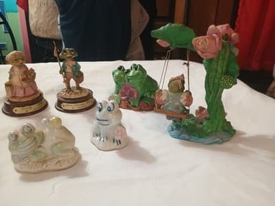 Frog Figurine Collection - Thumbnail 3