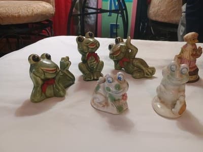 Frog Figurine Collection - Thumbnail 2