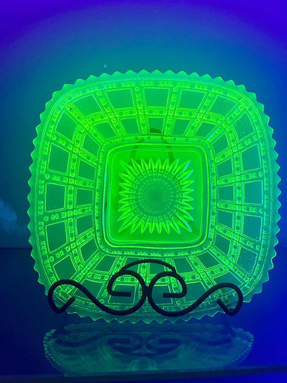 Uranium Imperial Beaded Block plate - Thumbnail 4