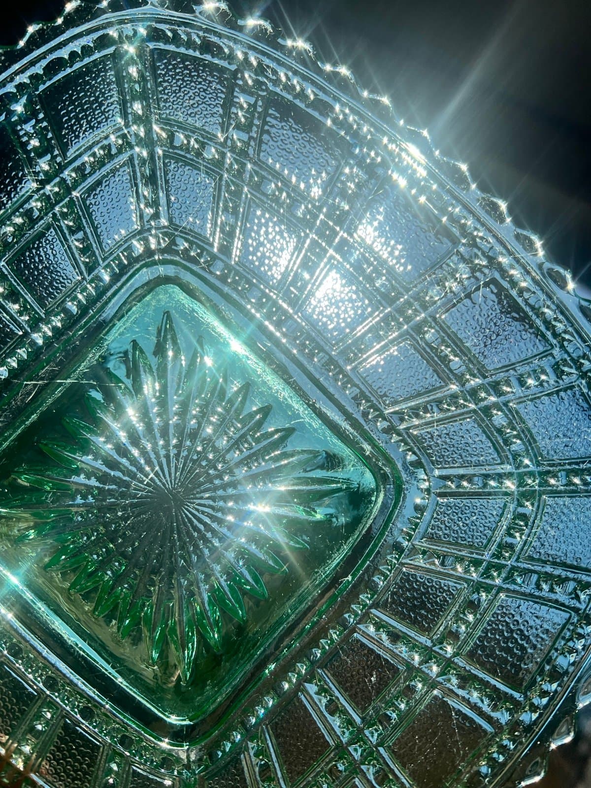 Blue green, geranium depression, glass plate - Thumbnail 2
