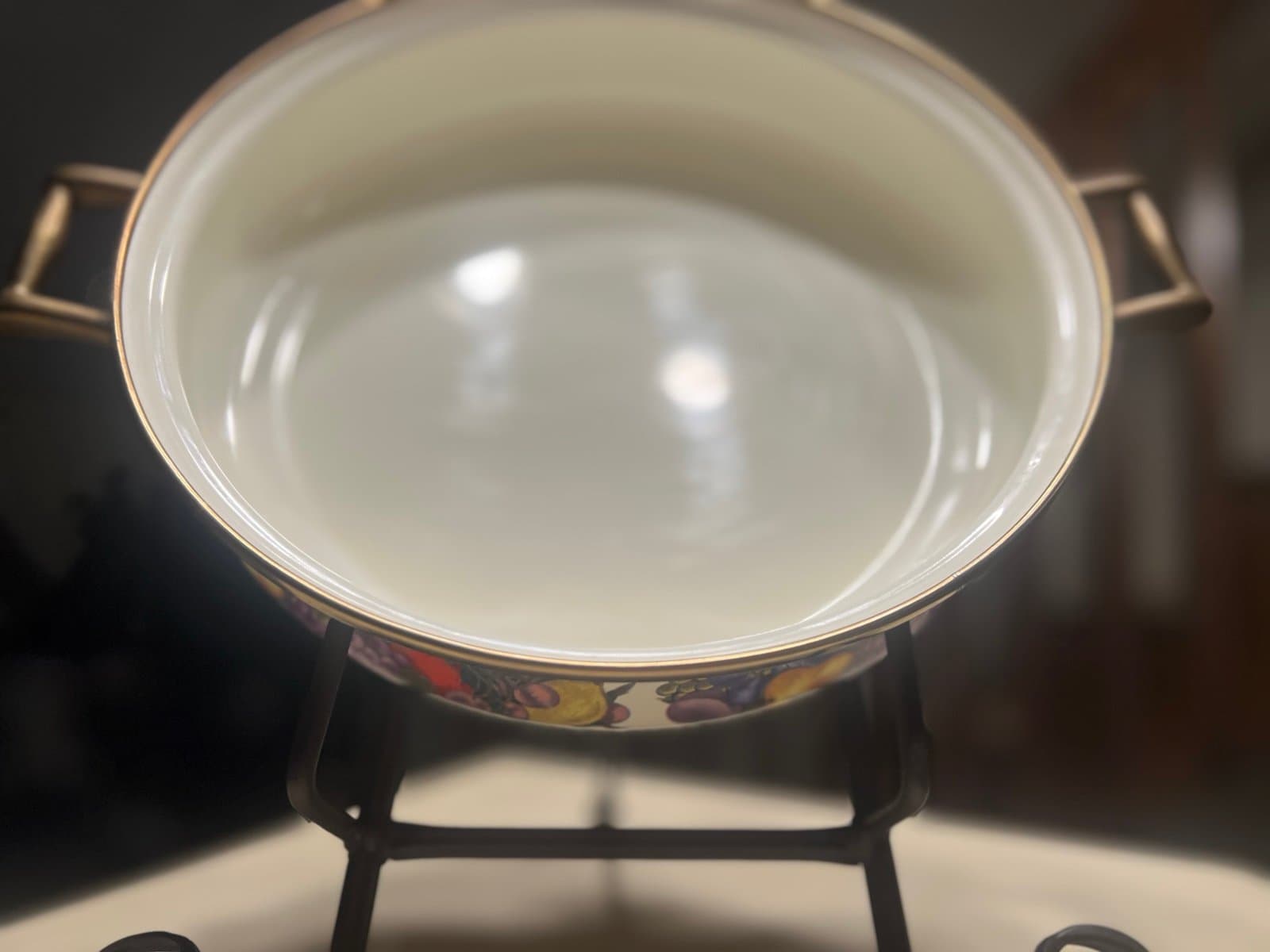 Vintage Enamelware 2 Quart Casserole Dish Dutch Oven Soup Pot and Lid Cornucopia - Thumbnail 7