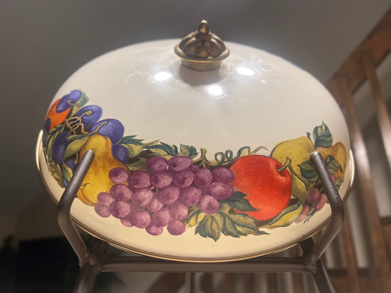 Vintage Enamelware 2 Quart Casserole Dish Dutch Oven Soup Pot and Lid Cornucopia - Thumbnail 6