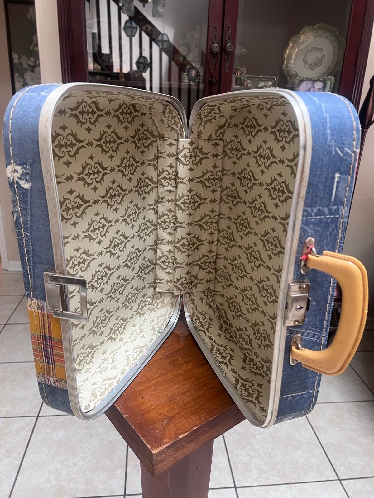 Vintage 1970 hard suitcase - Thumbnail 5