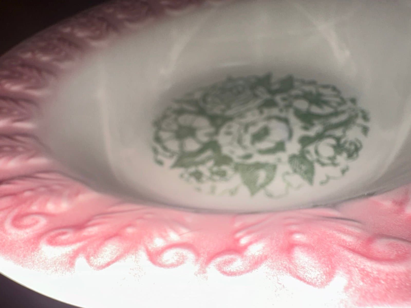 Vintage Green & Red Unmarked Majolica Style Serving Bowl w/ Raised Edge Relief - Thumbnail 5