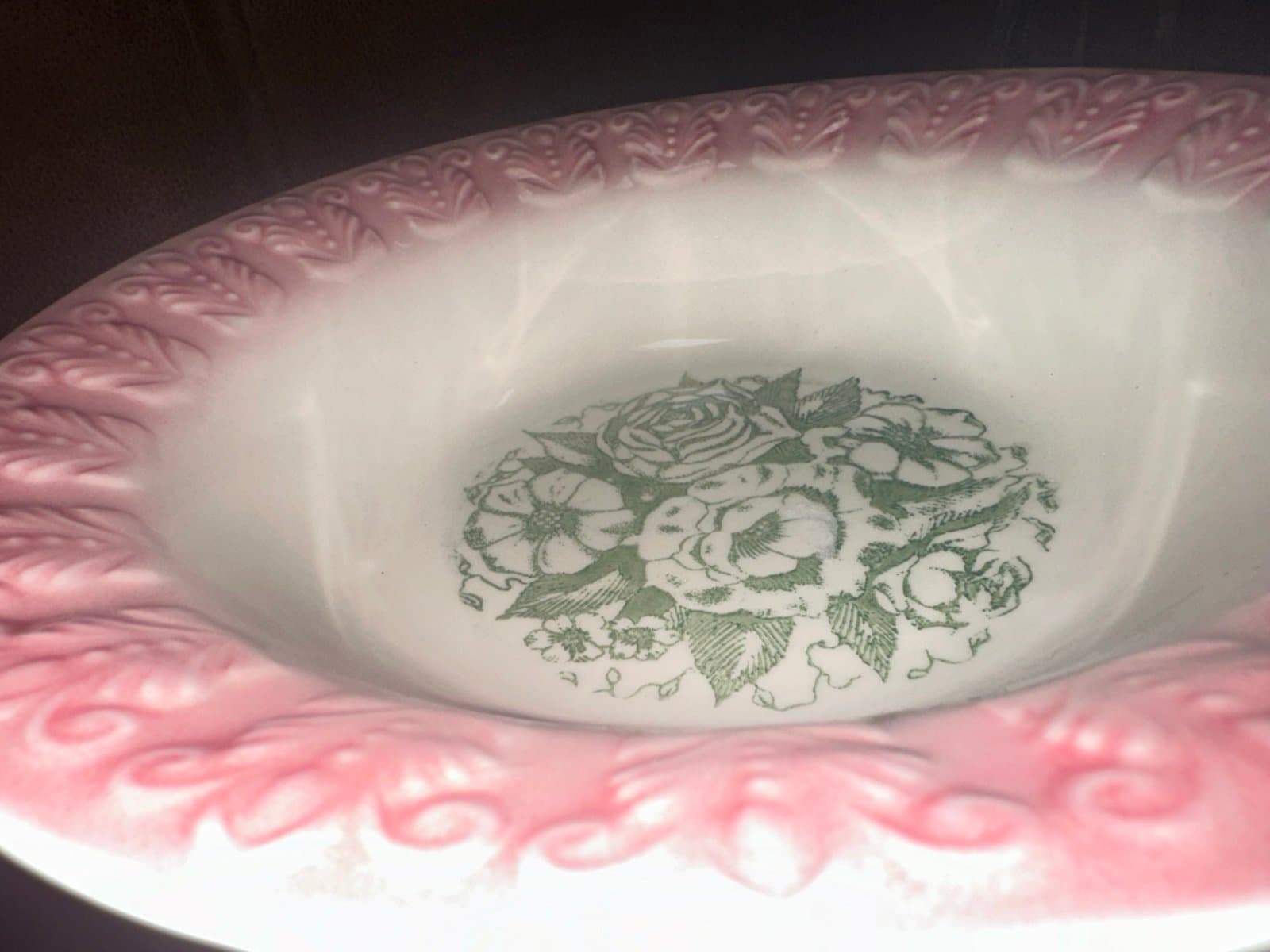 Vintage Green & Red Unmarked Majolica Style Serving Bowl w/ Raised Edge Relief - Thumbnail 4