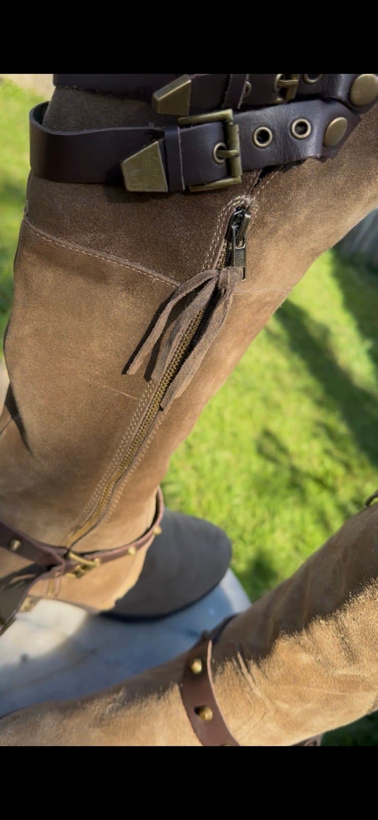 Woman’s knee high tan suede Size 7.5 knee-high boots - Thumbnail 11