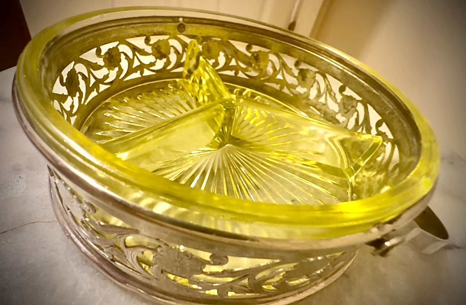 Antique yellow uranium glass relish/olive dish with silver plated handle - Thumbnail 8