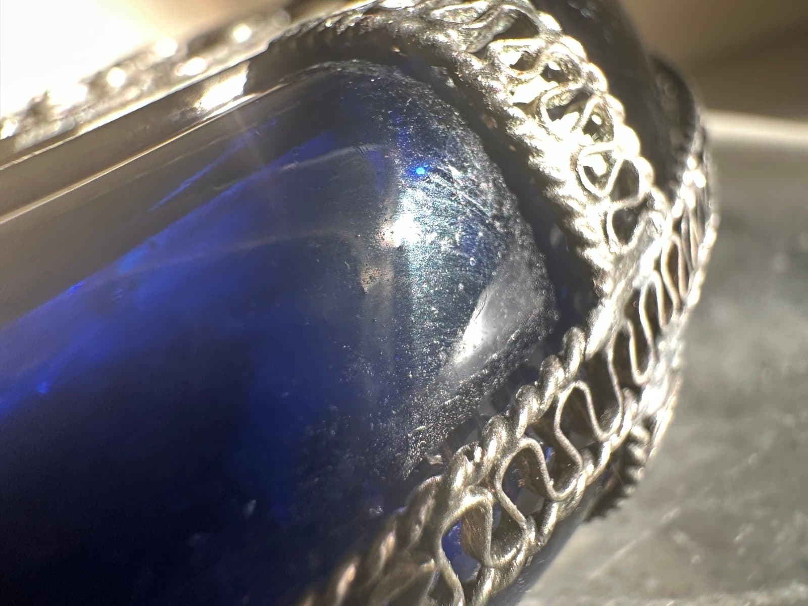 2 glass antique perfume bottles - Thumbnail 8