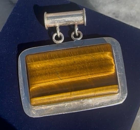 Vintage montage silver plated tigers eye pendant