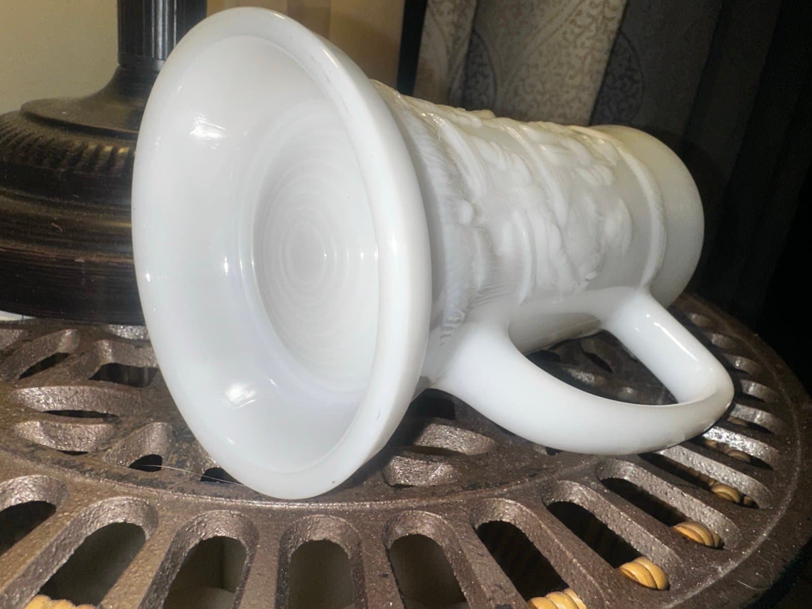 Vintage iredescent milk glass stein - Thumbnail 3