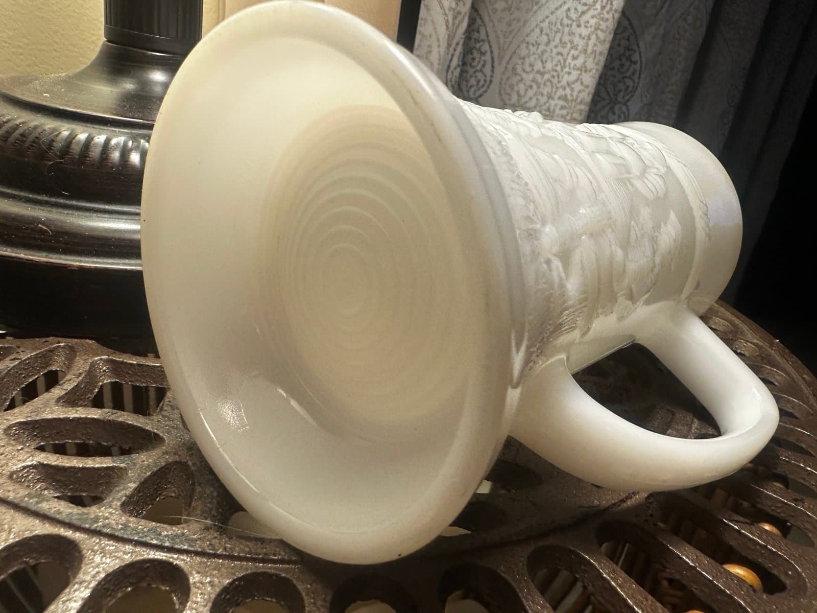 Vintage iredescent milk glass stein - Thumbnail 4