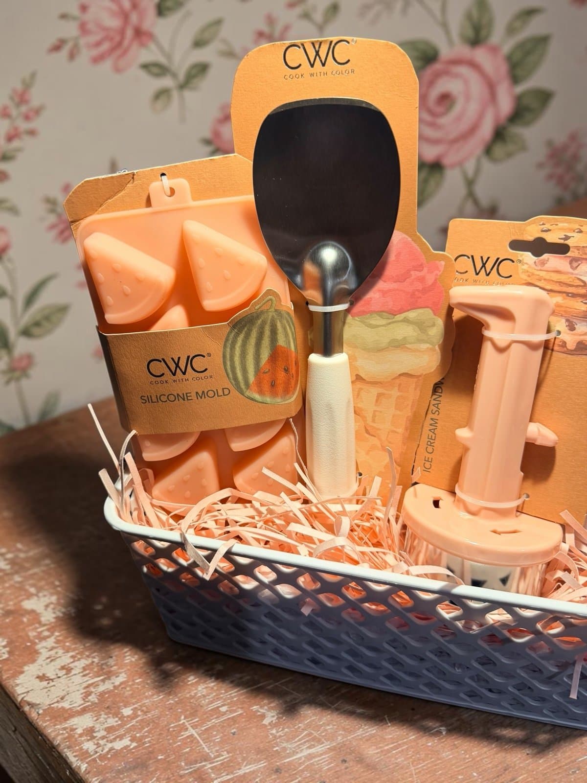 Get a fun ice cream-themed gift basket filled with all thnew CWC home utensils! - Thumbnail 4