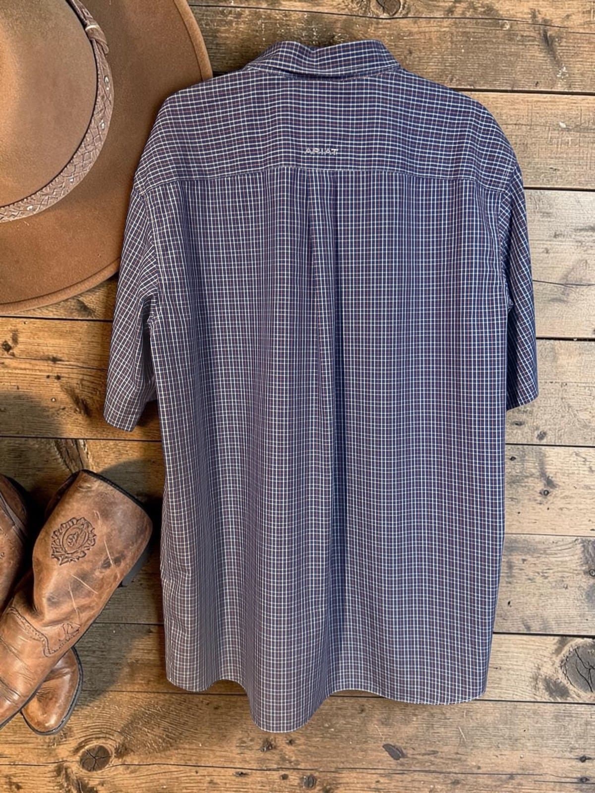 Ariat short sleeve button up NWOT size large - Thumbnail 2