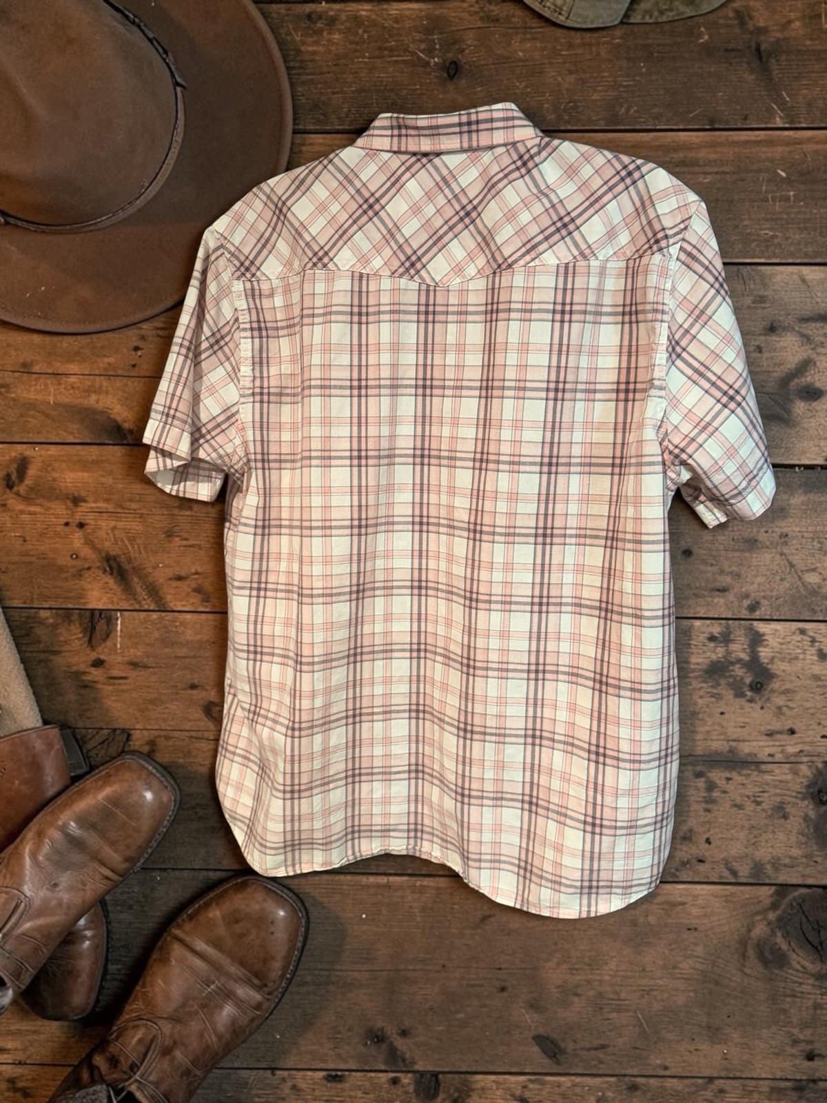 Ariat relaxed fit button up short sleeve Xl - Thumbnail 2