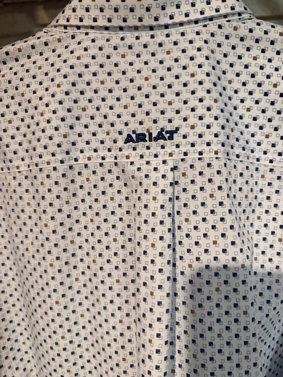 Beautiful Ariat LS button-down shirt, size XL tall. - Thumbnail 4