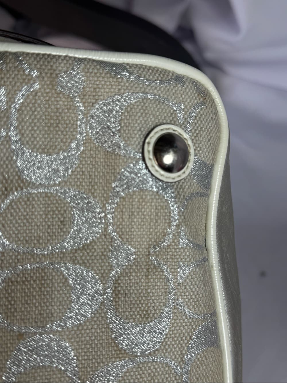 Coach Signature Metallic Silver Ivory Kisslock Satchel Handbag Purse - Thumbnail 6