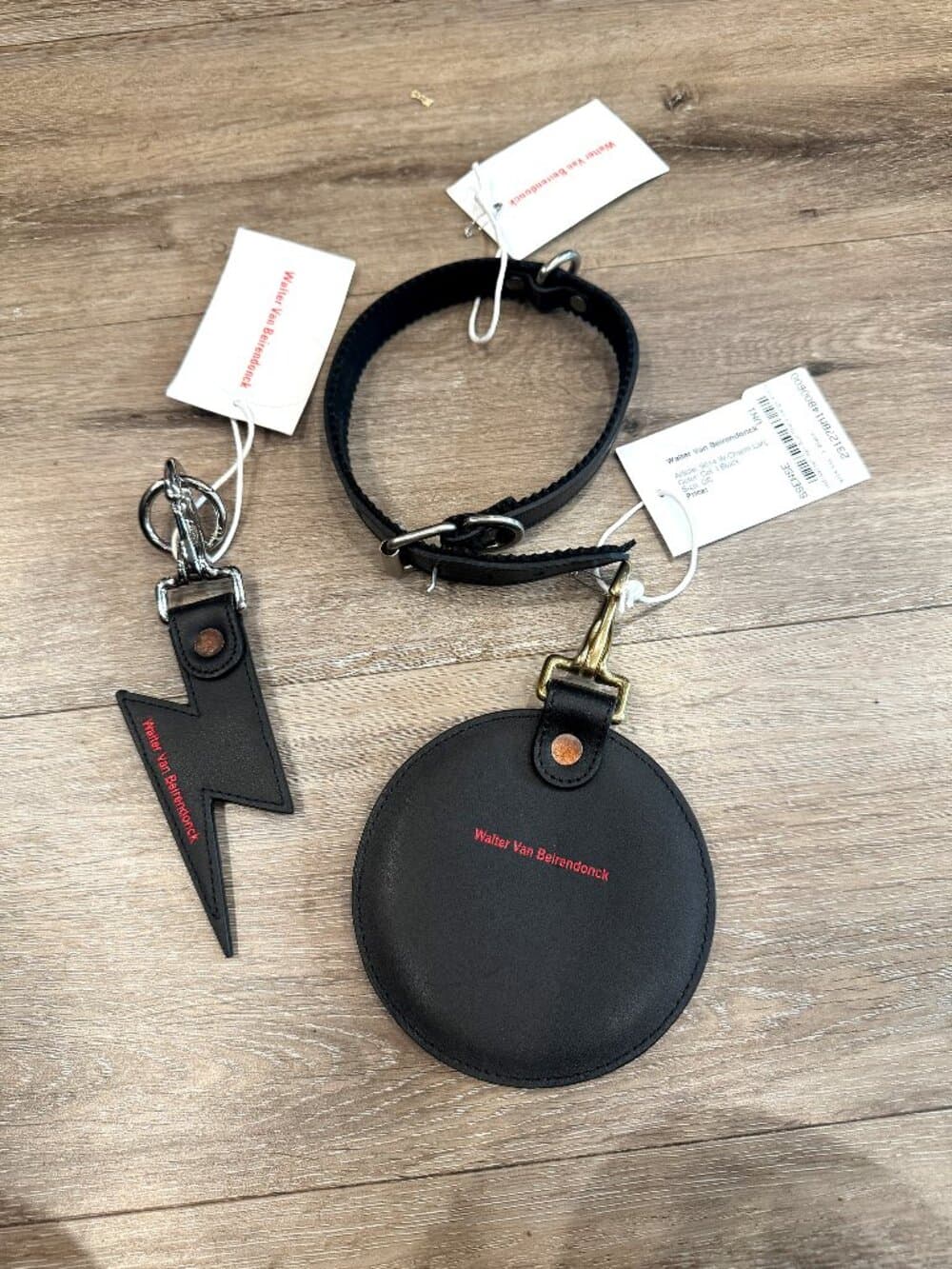 Walter Black Grained Leather Large "W" Logo Charm / keychain - Thumbnail 3