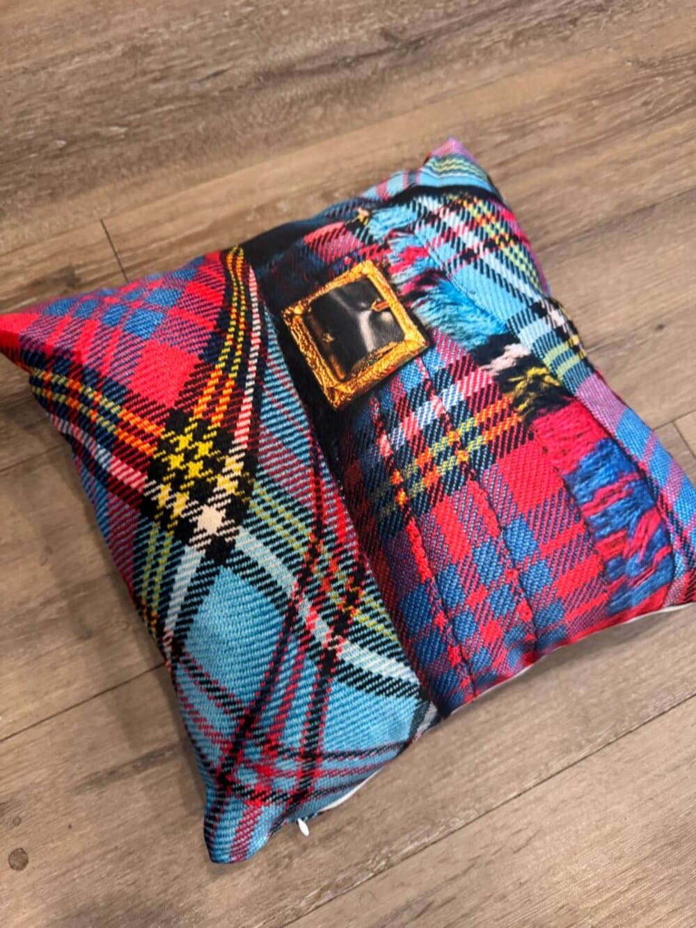 Westwood inspired MacAndreas Tartan cushion cover. - Thumbnail 9