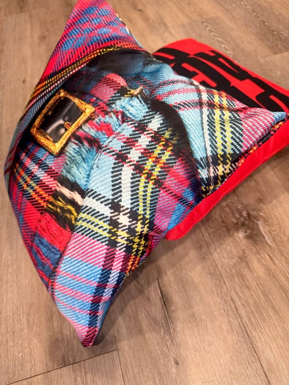 Westwood inspired MacAndreas Tartan cushion cover. - Thumbnail 3