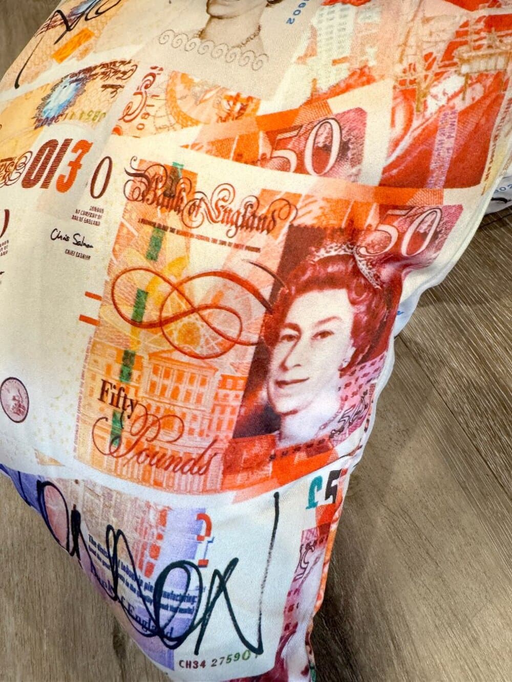 Westwood inspired Money print cushion cover. - Thumbnail 6