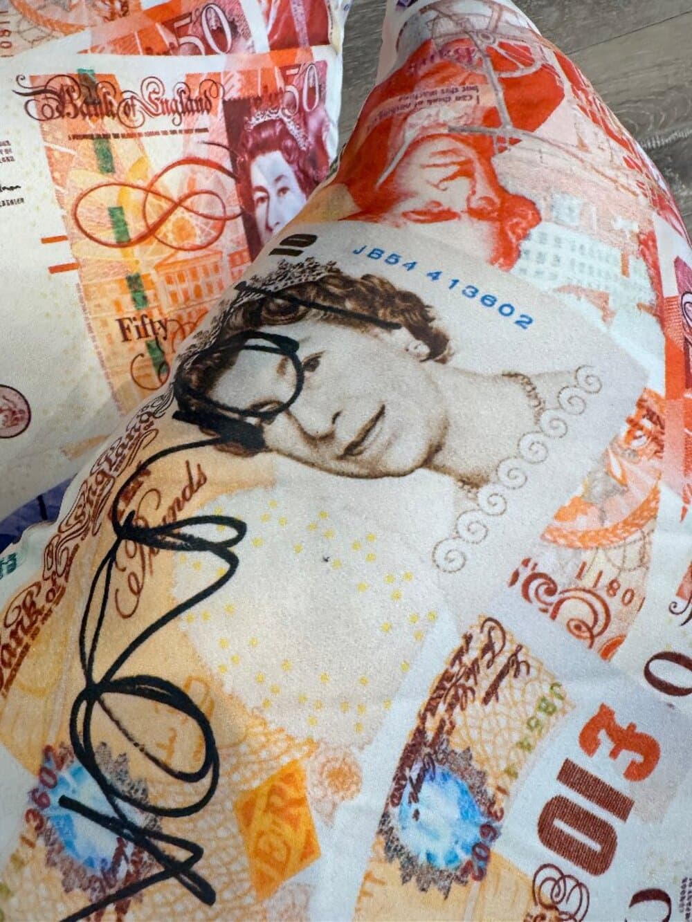 Westwood inspired Money print cushion cover. - Thumbnail 4