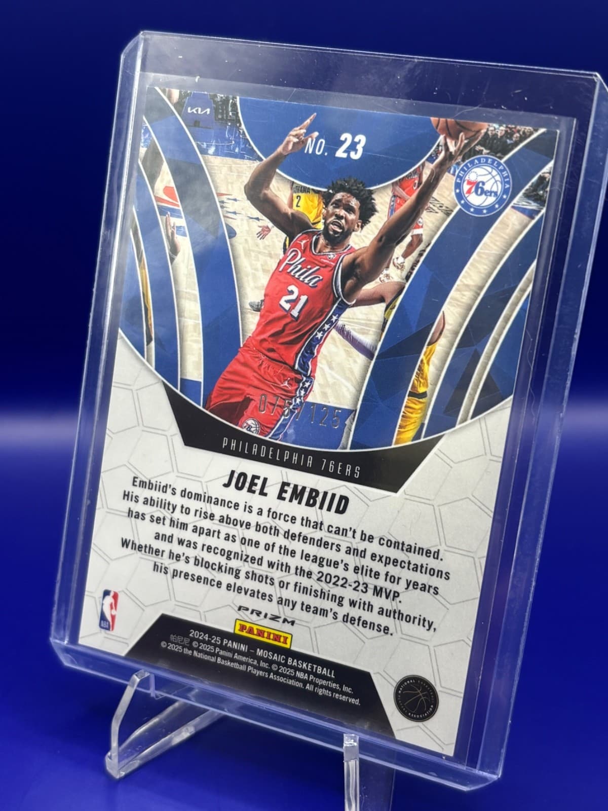 2024-25 Panini Mosaic Joel Embiid Elevate Blue Cracked Ice Prizm /125 #23 76ers - Thumbnail 2