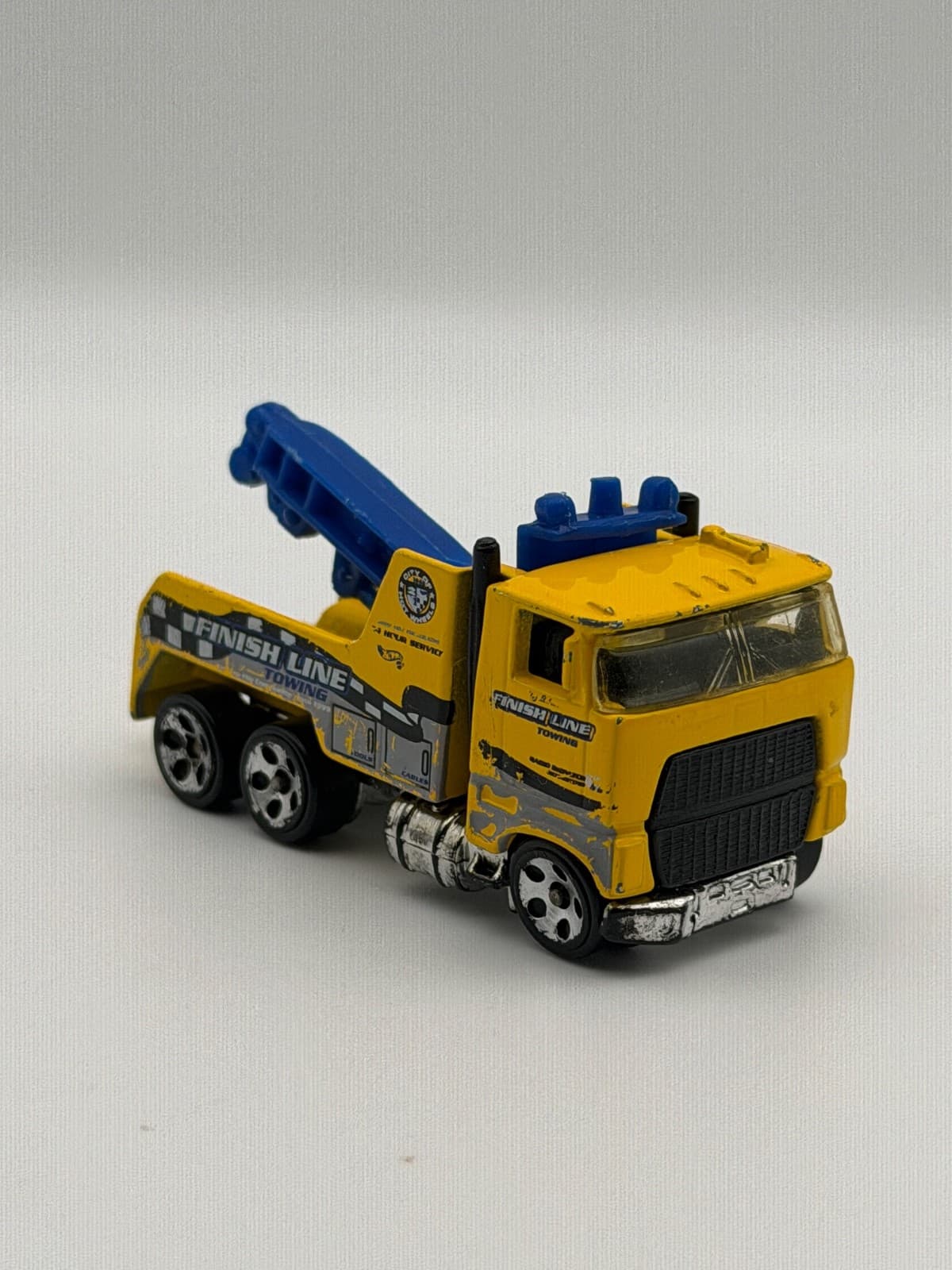 Hot Wheels Rig Wrecker Finish Line Towing Yellow Tow Truck Loose Diecast - Thumbnail 3