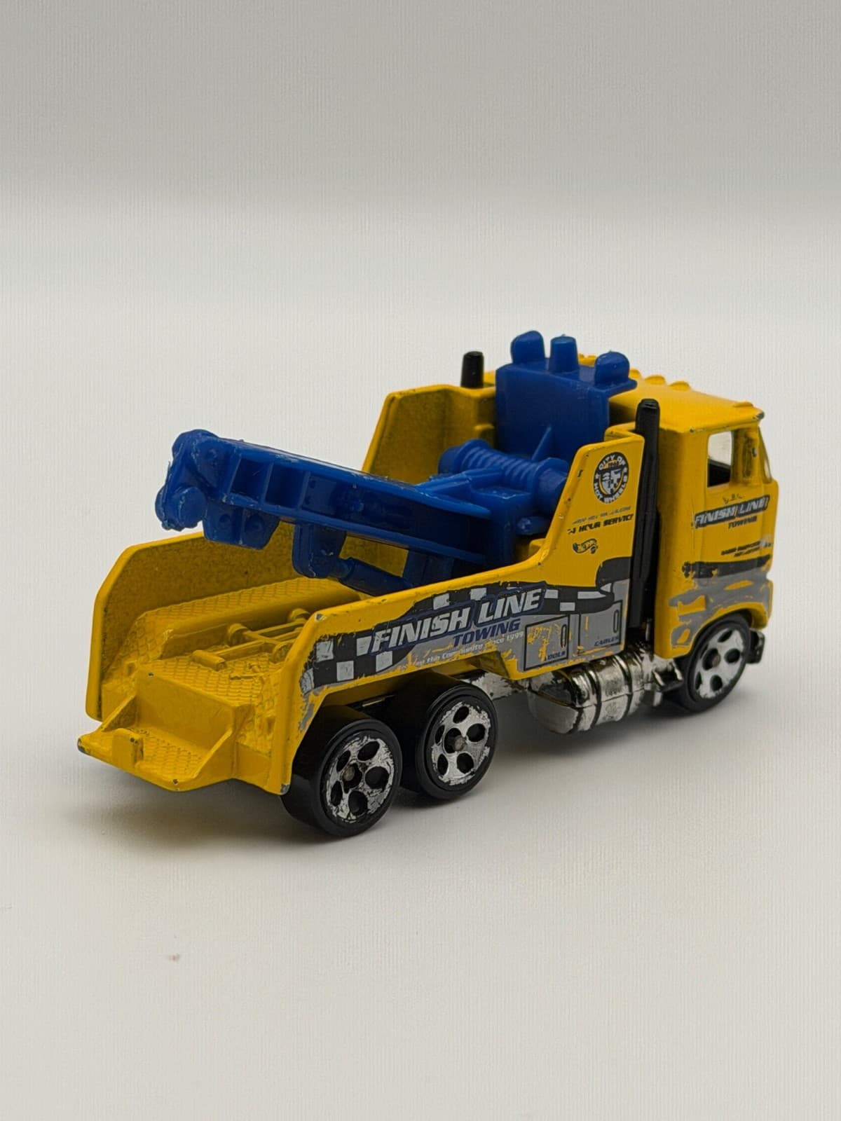 Hot Wheels Rig Wrecker Finish Line Towing Yellow Tow Truck Loose Diecast - Thumbnail 4