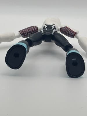 Marvel Spider-Man Bend and Flex Ghost-Spider Gwen Stacy 6" Action Figure 2019 - Thumbnail 4
