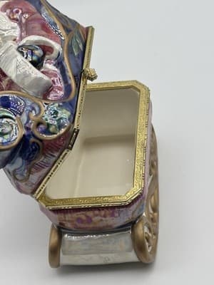 Vintage Avon Santa Sleigh Sled Porcelain Trinket Box Christmas 6.5” 5.5” (2002) - Thumbnail 4