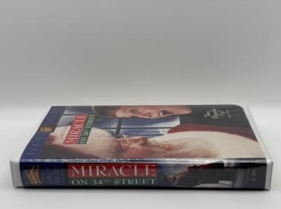 Miracle on 34th Street (1994 / VHS) • Richard Attenborough • PG • DVD Movie Disc - Thumbnail 4
