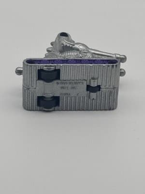 Vintage 1996 Wendy's Metallic Jousting Knight 2.25" Pull Back Toy Vehicle - Thumbnail 5