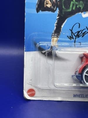 HOT WHEELS ARRON WHEELZ XTREME SPORTS WHEELIE CHAIR RED DIECAST 64/250 - Thumbnail 3