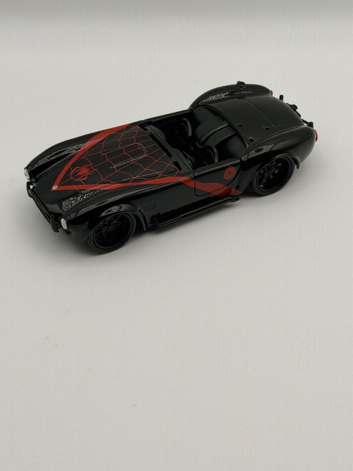 JADA 1:32 Miles Morales Spider Man 1965 Shelby Cobra 427 Black Red Missing W/S - Thumbnail 2