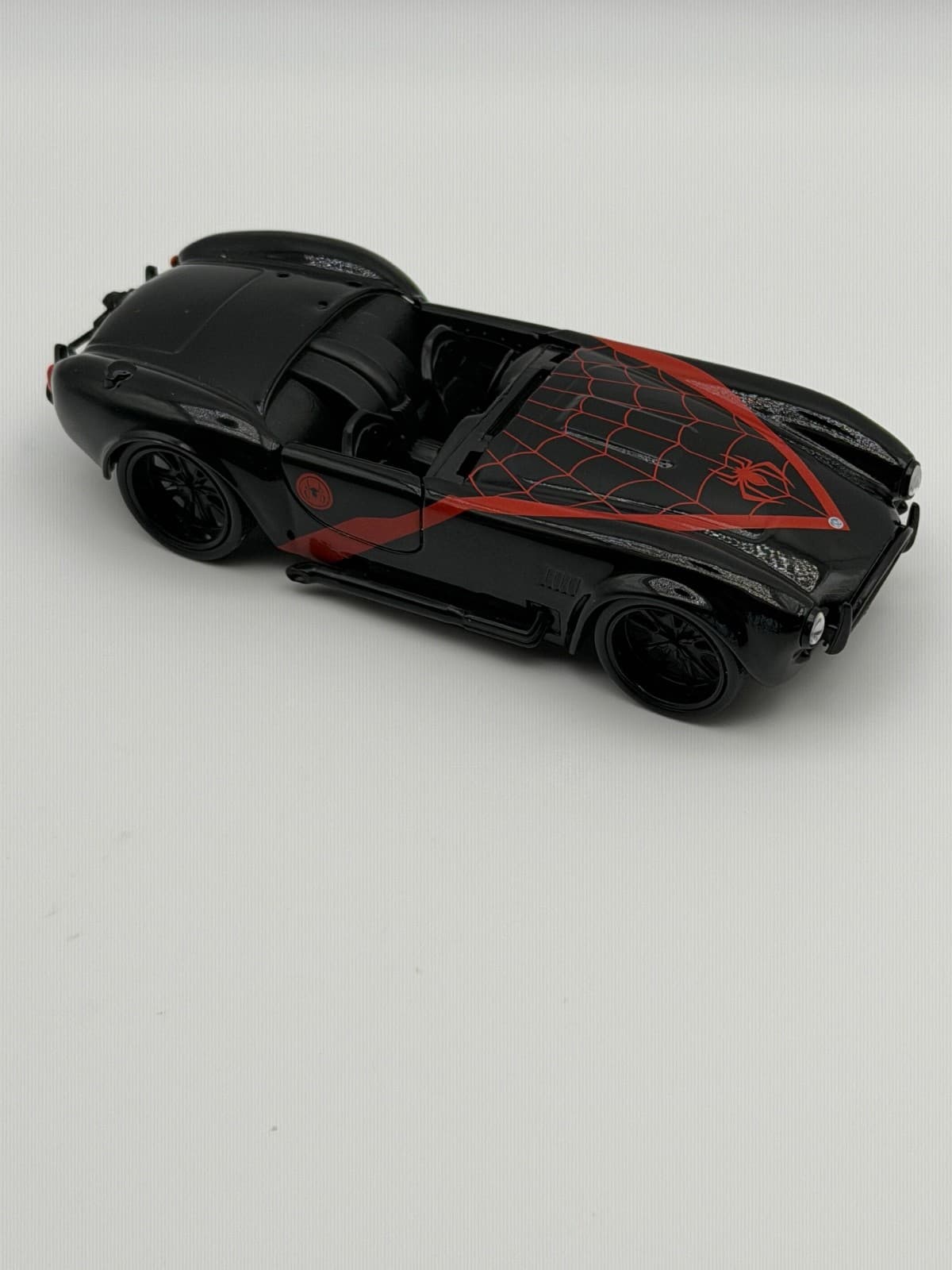 JADA 1:32 Miles Morales Spider Man 1965 Shelby Cobra 427 Black Red Missing W/S - Thumbnail 3