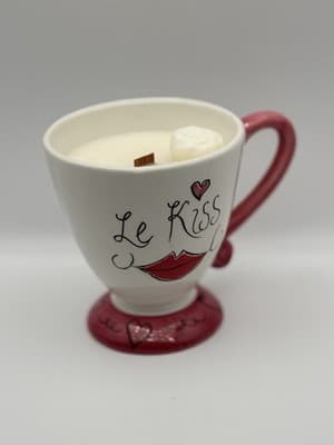 Le Kiss Pedestal Mug Soy Candle – Vanilla Essential Oils Wood Wick Handmade Cera - Thumbnail 3