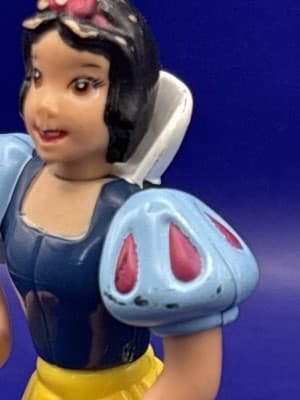 Snow White Disney Snow White And The Decent Dwarfs 3.5” Figure Plastic Toy - Thumbnail 3