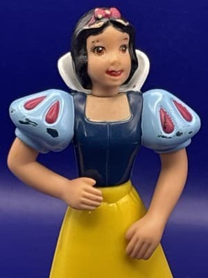 Snow White Disney Snow White And The Decent Dwarfs 3.5” Figure Plastic Toy - Thumbnail 2