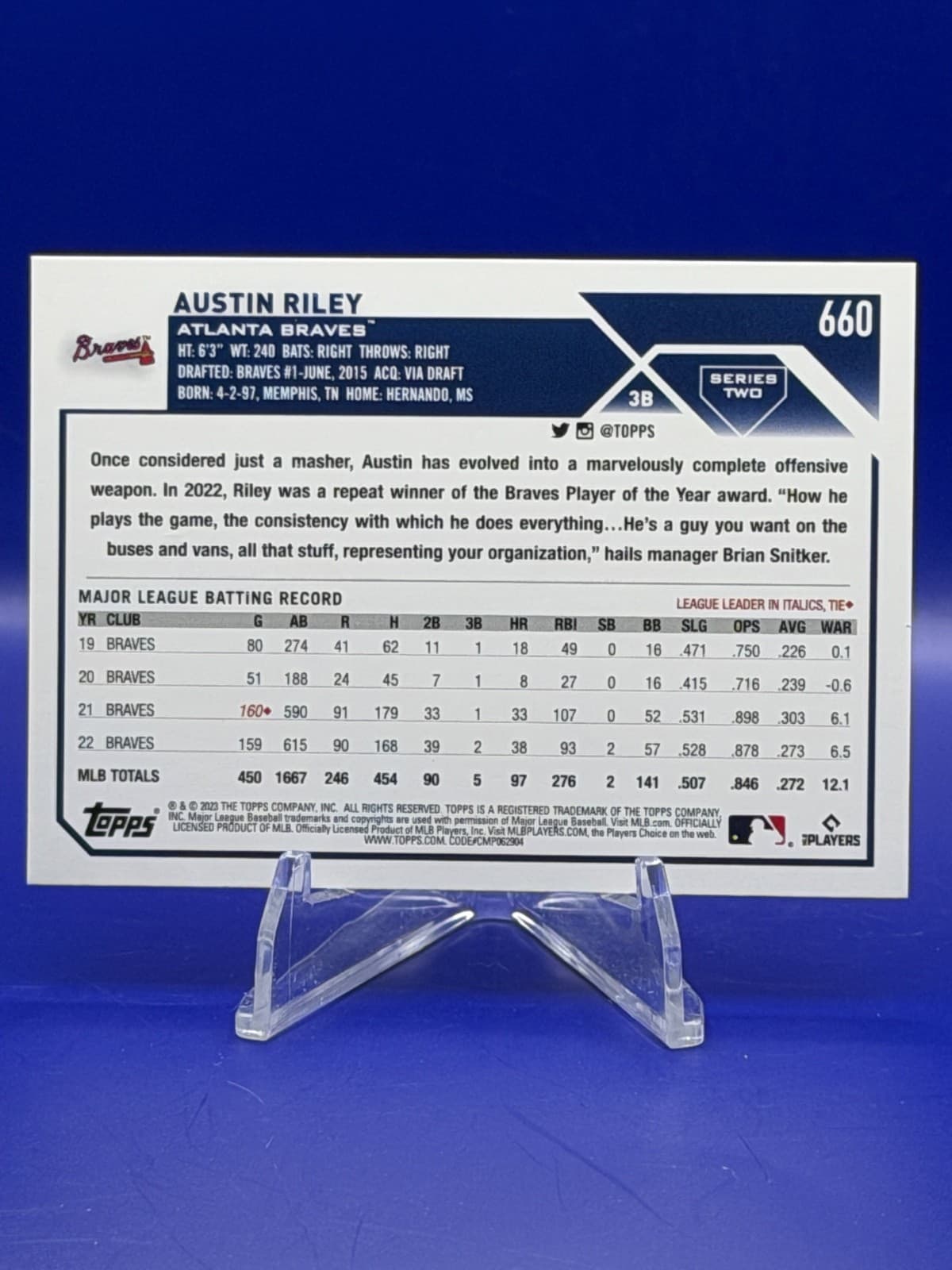 2023 Topps Series 2 Austin Riley Gold Foil #660 Atlanta Braves 3B Parallel - Thumbnail 2