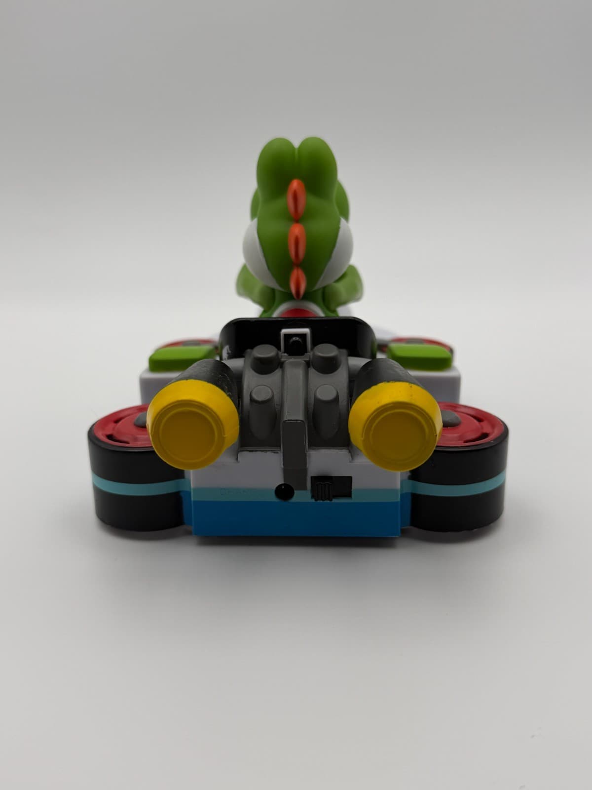 Nintendo Mario Kart 8 Yoshi Mini Anti-Gravity RC Racer Car Only Untested - Thumbnail 3