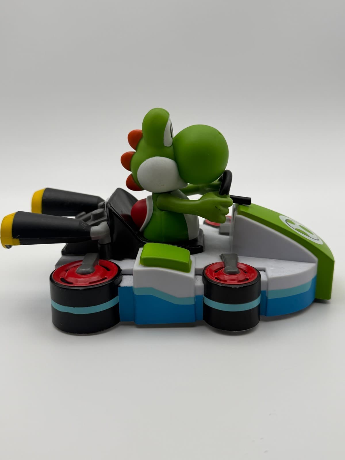 Nintendo Mario Kart 8 Yoshi Mini Anti-Gravity RC Racer Car Only Untested - Thumbnail 4