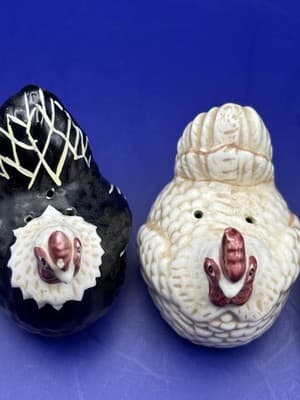 Warren Kimble HENNY PENNY mini salt & pepper shakers 4 PCS SET Black Ivory - Thumbnail 3