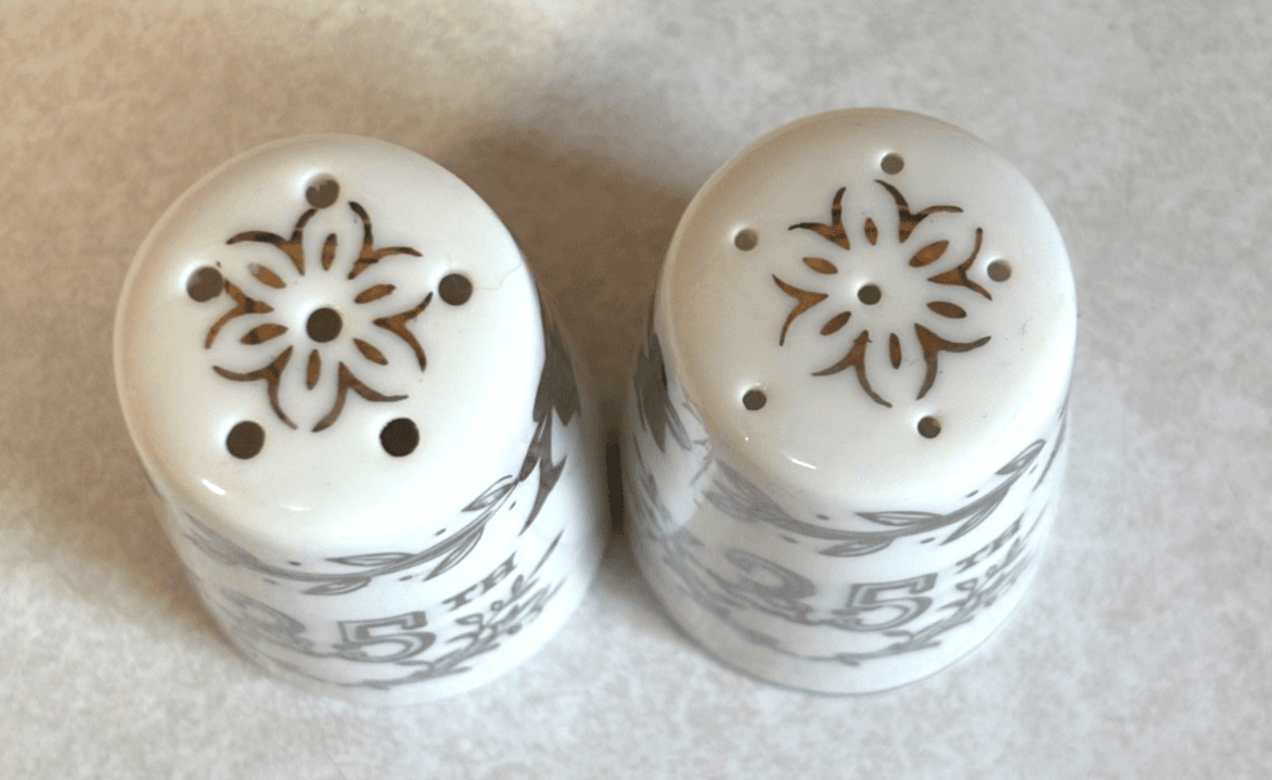 Vintage Lefton Collectable 25th Anniversary Salt and Pepper Shakers 1957 Granny - Thumbnail 2