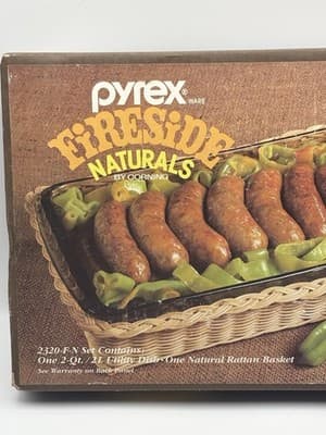 NEW Pyrex Fireside Naturals 2 Quart Baking Dish in Rattan Basket Model 2320-F-N - Thumbnail 2