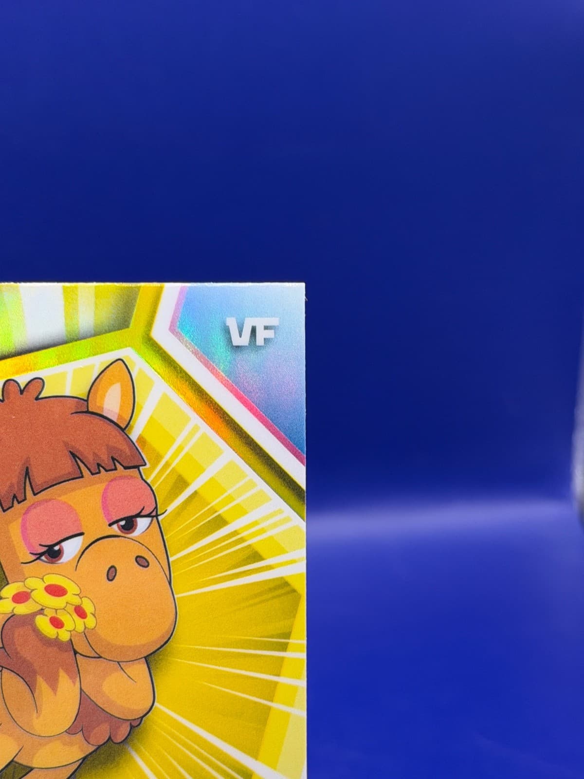 2026 Topps Chrome VeeFriends Caring Camel #44 Yellow Refractor - Thumbnail 4